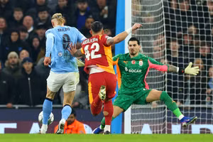 Haaland giải 'cơn khát' bàn thắng giúp Man City vào thẳng vòng 1/8 Champions League