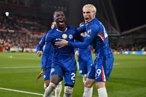 Chelsea ra mắt Garnacho, mất 2 điểm phút cuối