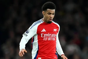 Thần đồng Nwaneri được trao số áo mới đặc biệt tại Arsenal