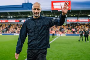 Thầy trò Guardiola cùng lập cột mốc kinh ngạc khi thắng Brentford