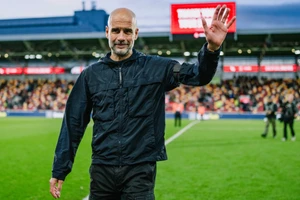 Thầy trò Guardiola cùng lập cột mốc kinh ngạc khi thắng Brentford