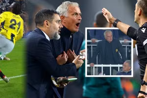 HLV Mourinho bị đuổi khỏi sân trong trận gặp lại Man Utd