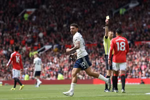 Nhạc trưởng Fernandes chạm kỷ lục, Man Utd chắc top 3 Ngoại hạng Anh