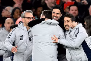  HLV Arteta 'linh cảm đặc biệt' về thần đồng 16 tuổi 