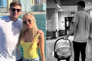 Huyền thoại Steven Gerrard lên chức... ông ngoại