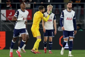 Tottenham gây thất vọng tại Europa League 