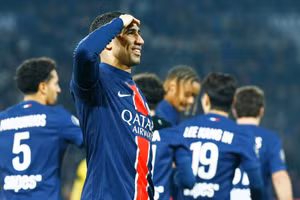 Hakimi nhận giải thưởng đặc biệt tại Pháp