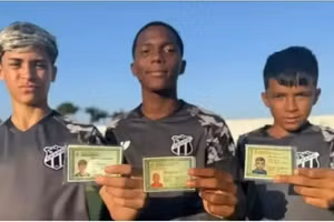 Bộ ba cầu thủ có tên ‘Messi, Neymar và Iniesta’ ở Brazil gây sốt 