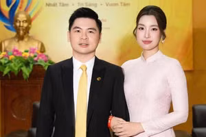 Bà xã Chủ tịch CLB Hà Nội khoe vẻ đẹp ngọt ngào sau 3 năm... về dinh