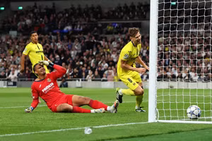 Thủ môn ‘tệ chưa từng thấy’, Tottenham có 3 điểm ở Champions League 