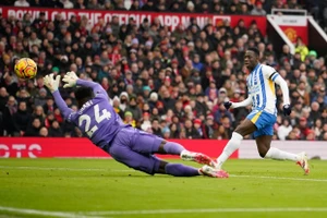 Thủ môn Andre Onana ‘tệ nhất lịch sử Man Utd’