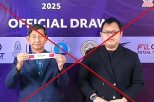 Chủ tịch FAT xin lỗi vì nhầm quốc kỳ