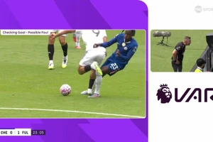 Chelsea thắng Fulham gây tranh cãi