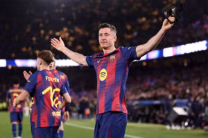 Lewandowski chia tay Barca