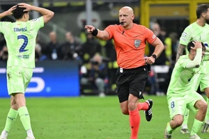 Barca phản ứng dữ dội, yêu cầu điều tra trọng tài sau thất bại trước Inter Milan