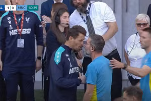  Những khoảnh khắc ‘ly kỳ’ ở chung kết Cup FA 