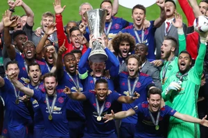Những nhà vô địch Europa League kém duyên ở đấu trường Champions League