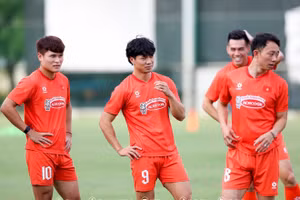 Công Phượng chia tay tuyển Việt Nam