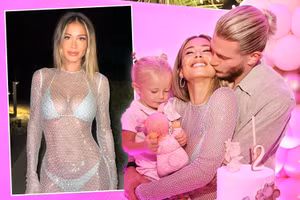 Nữ MC thể thao gây sốt với váy độc đáo