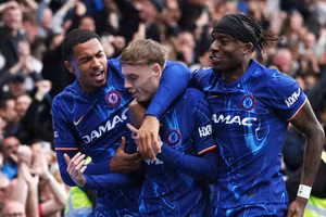 Chelsea hạ đo ván tân vương Liverpool tại Stamford Bridge