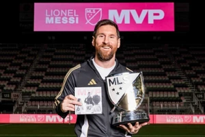 Làm nên điều phi thường, Messi ‘bỏ túi’ danh hiệu hoàn toàn mới