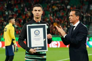 Ronaldo lập thêm kỷ lục Guinness