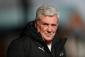 Huyền thoại Man Utd bị đội bóng Anh sa thải sau 11 vòng đấu