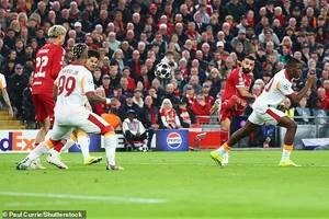 Salah thi đấu xuất thần, Liverpool ngược dòng vào tứ kết Champions League 