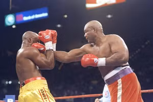 Nhà vô địch quyền Anh hạng nặng lớn tuổi nhất qua đời