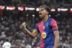 ‘Dậy sóng’ trước thềm siêu kinh điển bóng đá Tây Ban Nha 