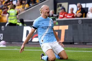 Chùm ảnh: Man City vùi dập chủ nhà Wolves ở Ngoại hạng Anh 