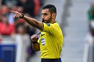 ‘Người quen’ Quang Hải cầm còi trận chung kết lượt đi ASEAN Cup 2024 