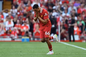 Liverpool để Arsenal cầm hòa, Alexander-Arnold bị la ó dữ dội