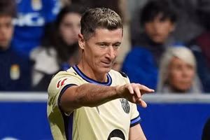 Barca áp sát ngôi đỉnh bảng của Real Madrid ở La Liga