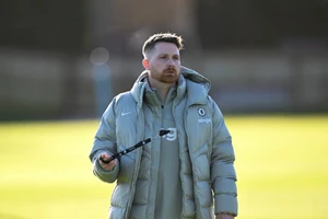HLV tạm quyền Chelsea là ai?