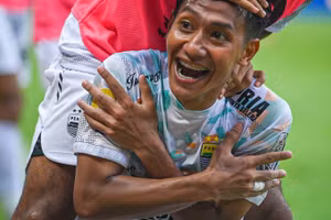 Ăn mừng bàn thắng giống sao Chelsea, cầu thủ Indonesia bị treo giò 3 trận