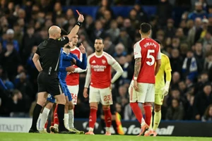 Arsenal lỡ cơ hội bứt tốc ở Ngoại hạng Anh 