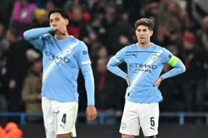 Gục ngã trước Leverkusen, HLV Man City bị chỉ trích 