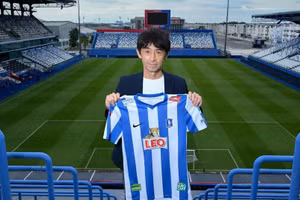 Vừa bị Thái Lan sa thải, HLV Nhật Bản đã có việc mới