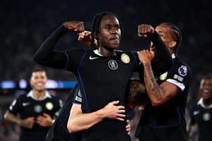 Chùm ảnh: Chelsea ngược dòng thắng trận đầu tiên ở Ngoại hạng Anh