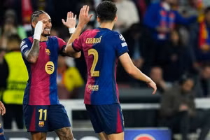 Đè bẹp Dortmund ở Champions League, Barcelona hướng tới cú ăn 4