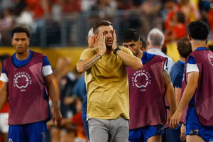 Thua đội bóng của Messi, huấn luyện viên Club World Cup mất việc 