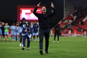 Lampard hồi sinh sự nghiệp cầm quân