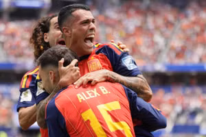 Tây Ban Nha giải cơn khát 16 năm tại vòng knock-out World Cup