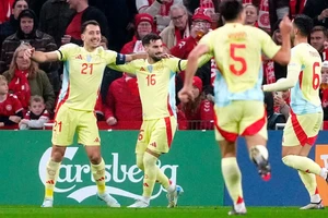 Đánh bại Đan Mạch, Tây Ban Nha thở phào ở tứ kết Nations League 