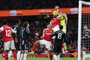 Arsenal đè bẹp Aston Villa, củng cố vị thế ứng viên vô địch