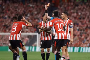 Man Utd thắng 'ngoài sức tưởng tượng' tại Europa League