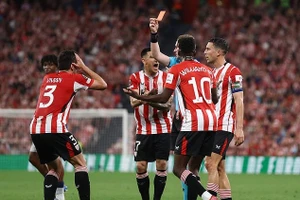Man Utd thắng 'ngoài sức tưởng tượng' tại Europa League