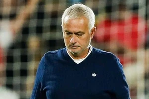 HLV Mourinho lập kỷ lục về nhận tiền từ sa thải