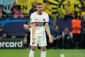 Mbappe và PSG ‘lôi nhau ra toà’, leo thang căng thẳng
